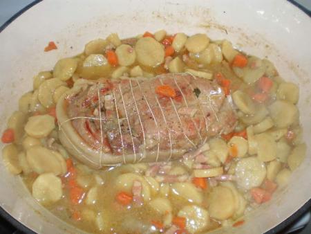 Epaule de veau rôtie en cocotte